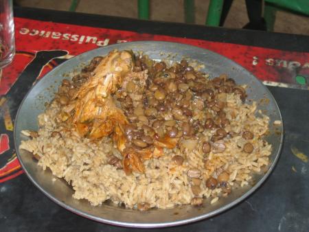 Le riz et poulet Sambala